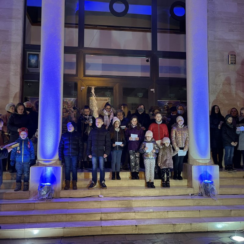 Betlehemi szárnyas oltárt nyitottunk 30